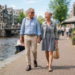 Waarom één paar zomerse schoenen niet volstaat voor actieve senioren Waarom één paar zomerse schoenen niet volstaat voor actieve senioren